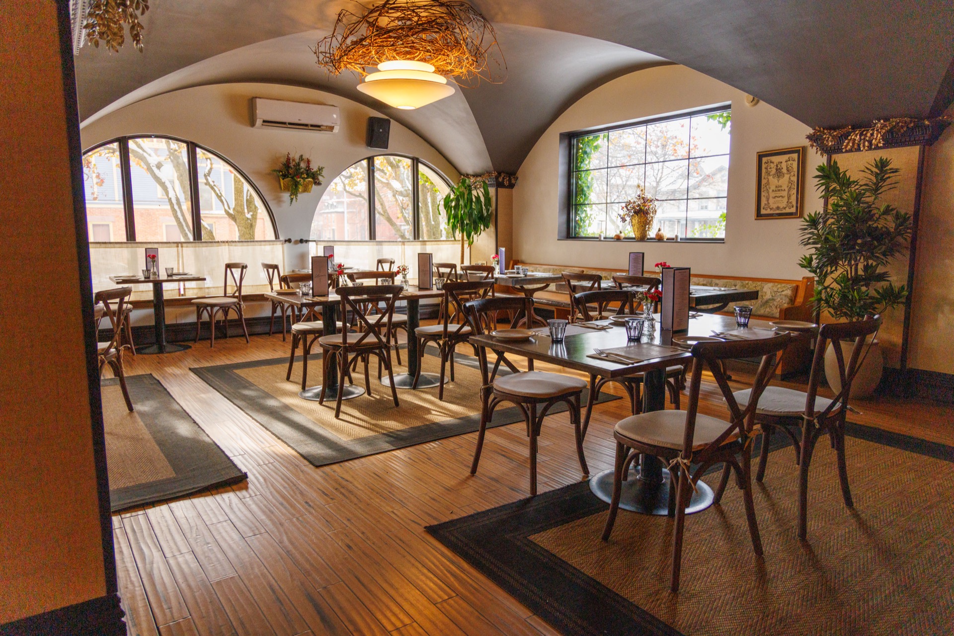 The Alexander dining room transitioning from day to evening ambiance
